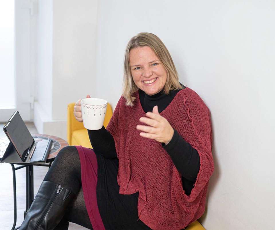 Claudia Böschel lacht in die Kamera
